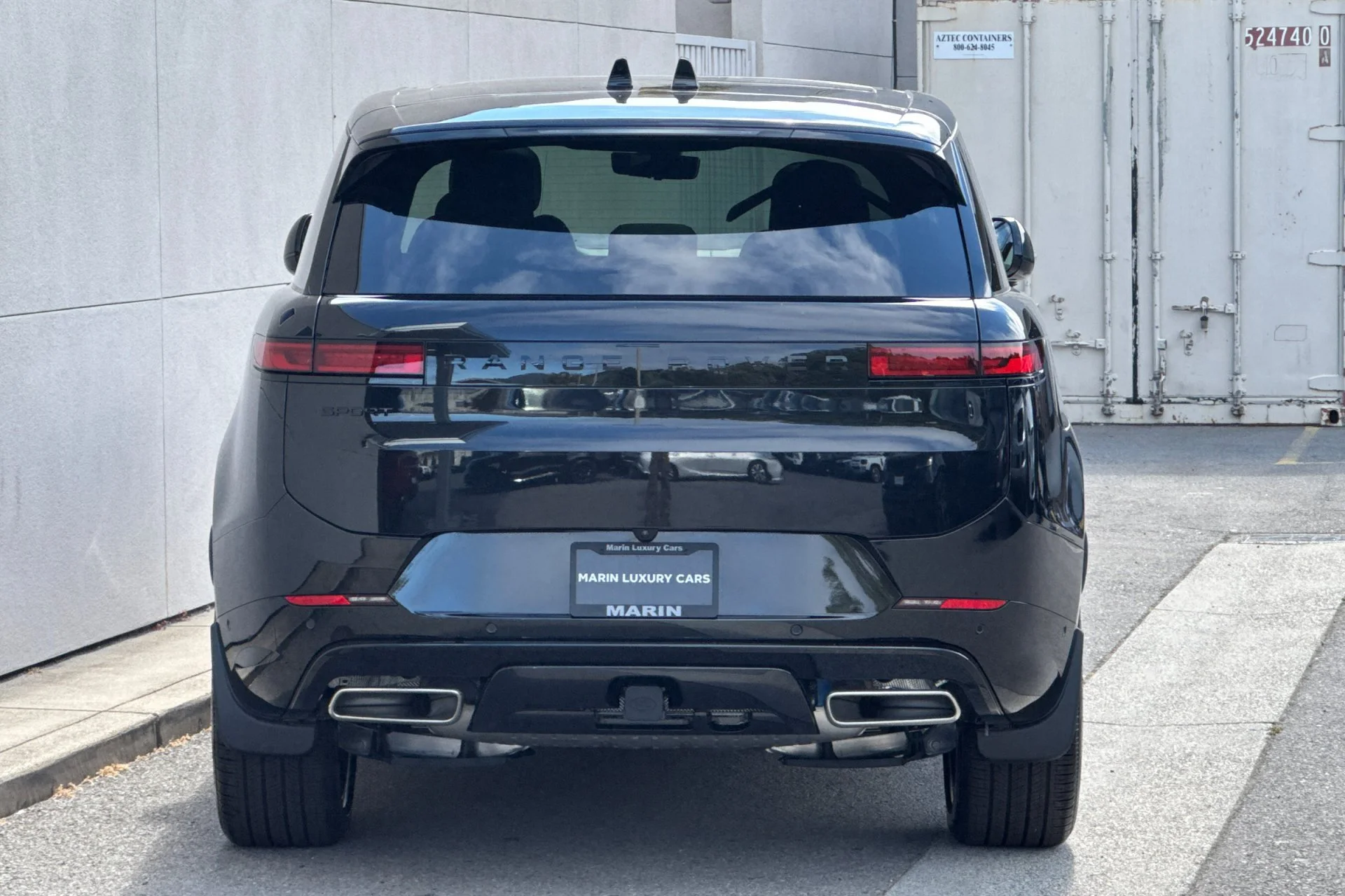New 2026 Santorini Black Land Rover Dynamic SE image 7