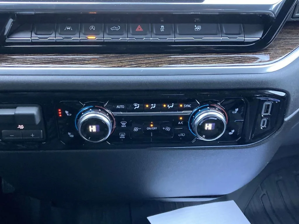 New 2026 Sterling Metallic GMC Elevation image 21