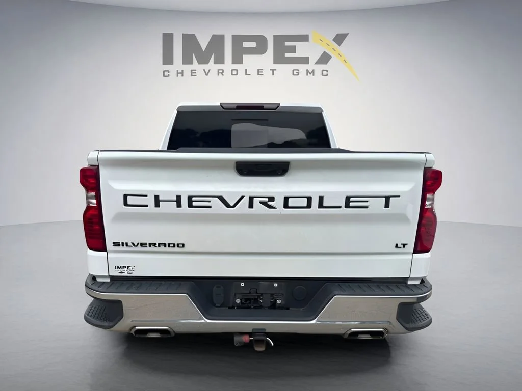 Used 2024 Summit White Chevrolet LT image 3