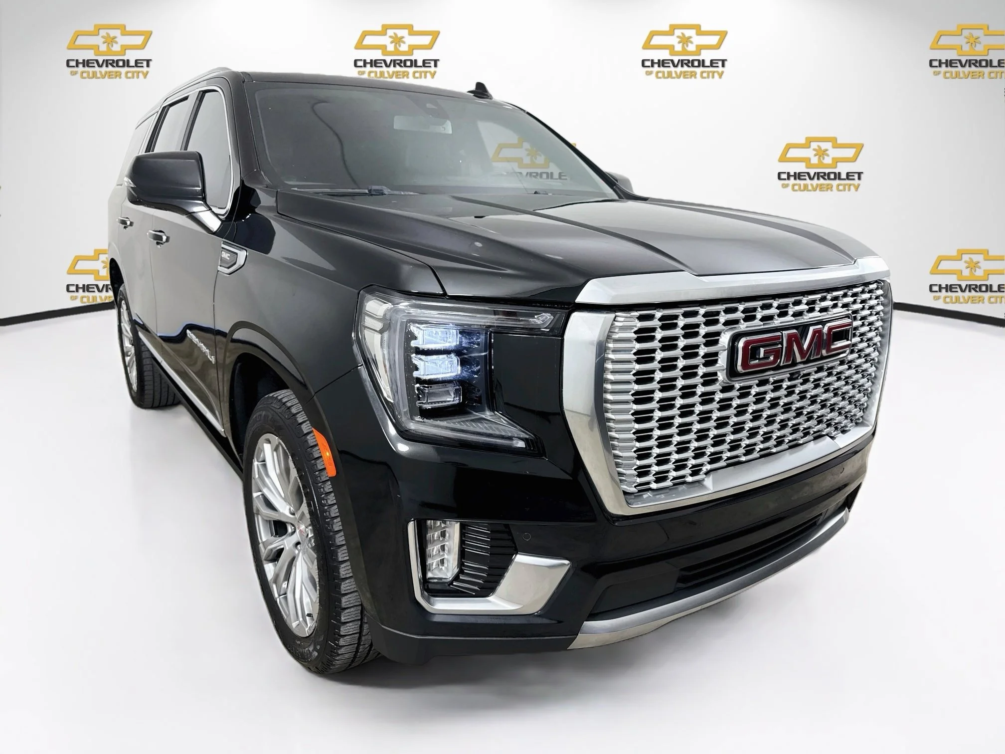 Used 2022 ONYX BLACK GMC Denali image 1