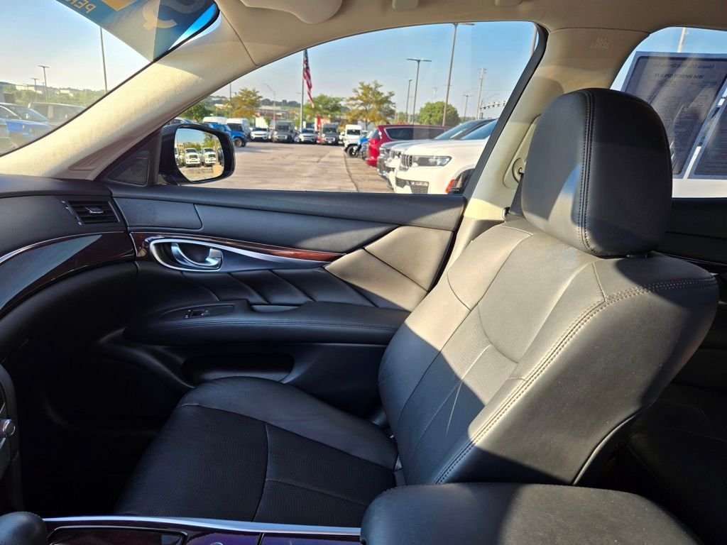 Used 2016 Gray INFINITI 3.7X image 23
