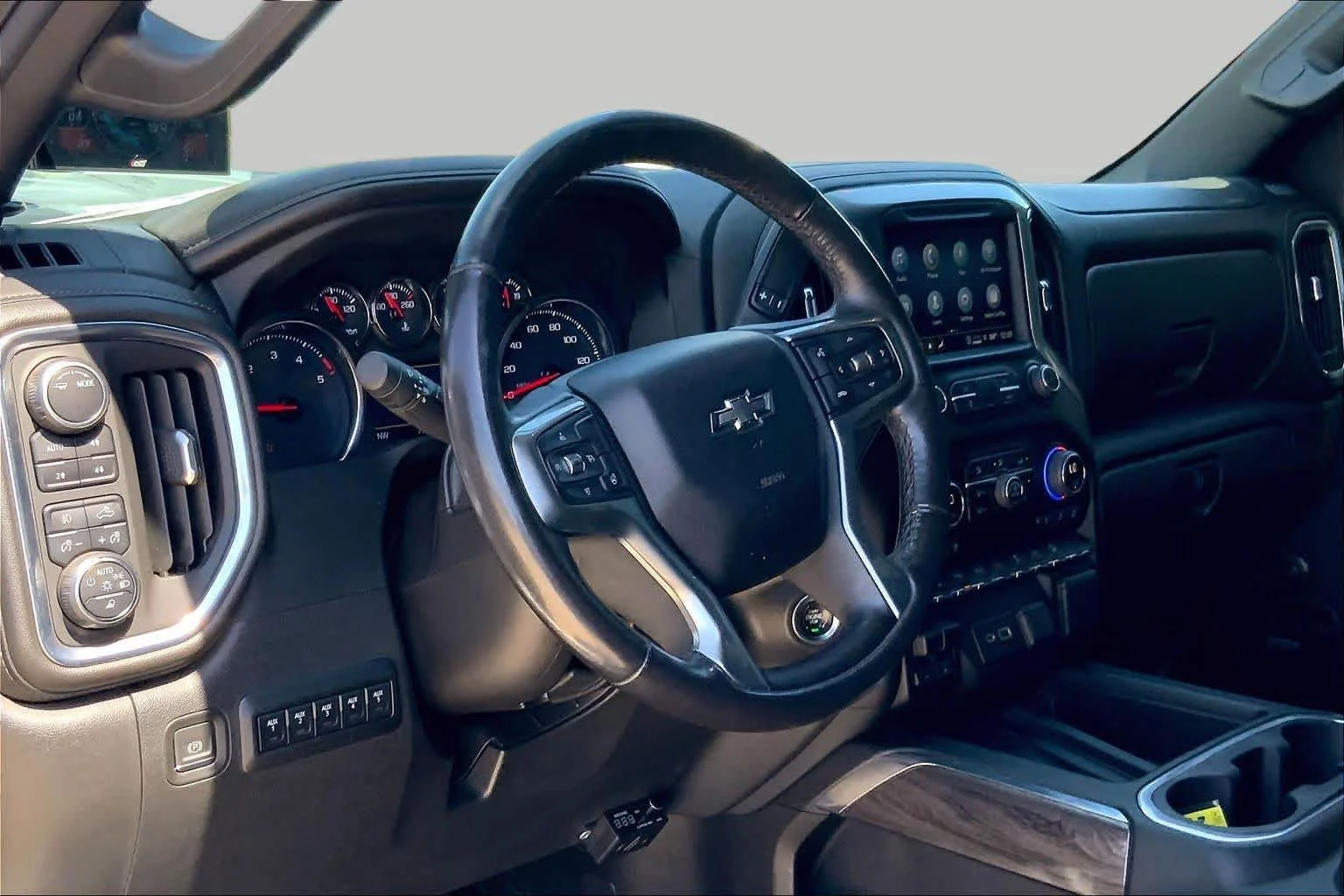 Used 2022 Summit White Chevrolet LTZ image 17