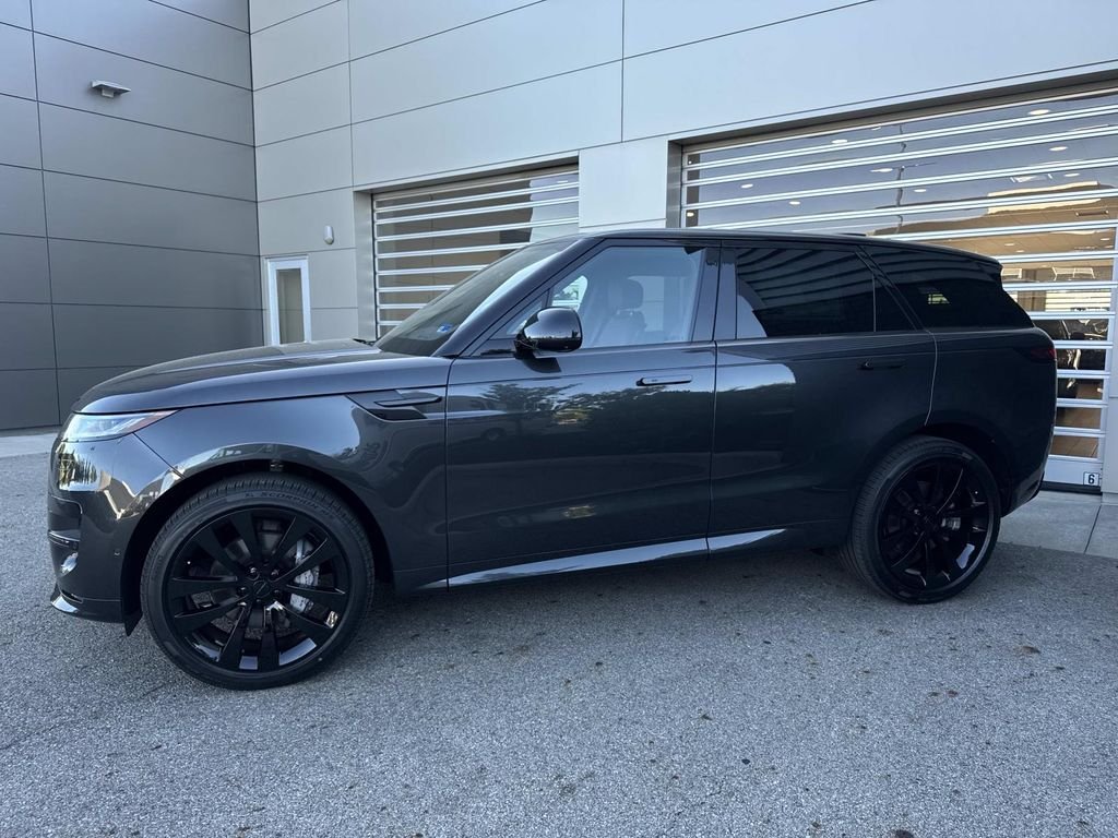 New 2026 Carpathian Grey Land Rover Dynamic SE image 3