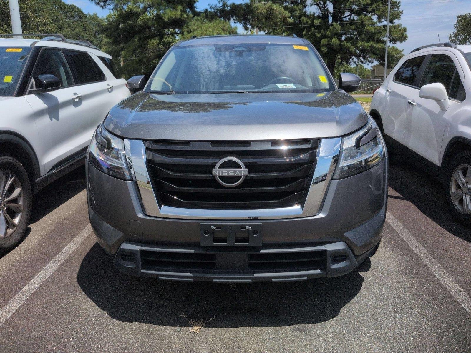 Used 2022 -SELECT- NISSAN SV image 2