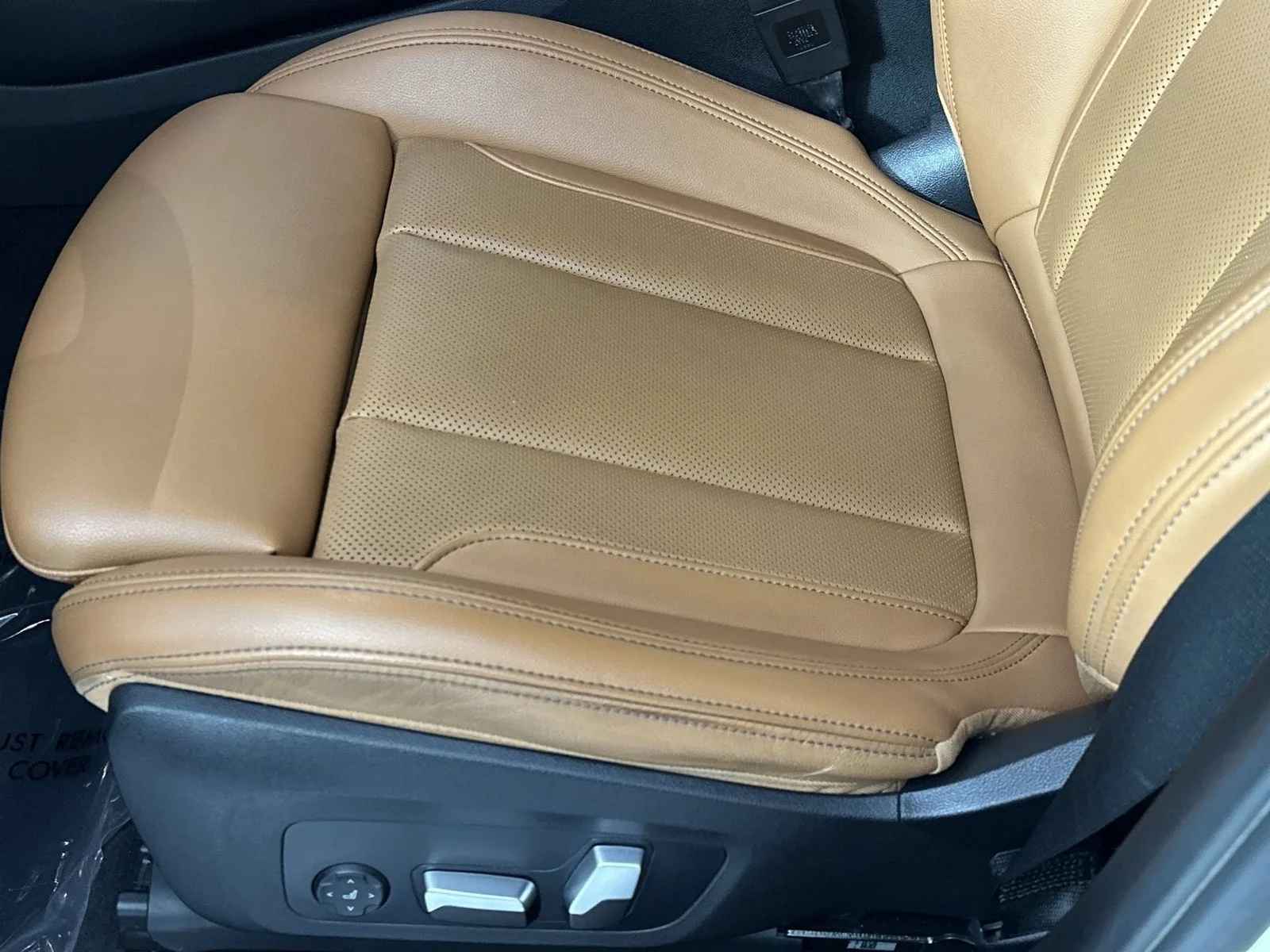Used 2023 White BMW sDrive30i image 12