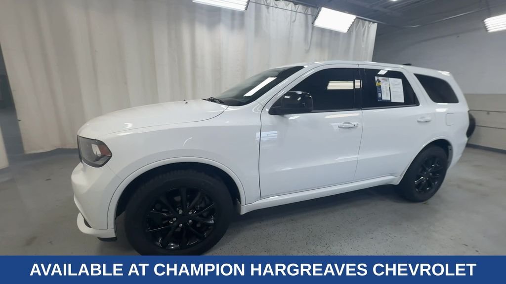 Used 2018 White Dodge SXT image 6