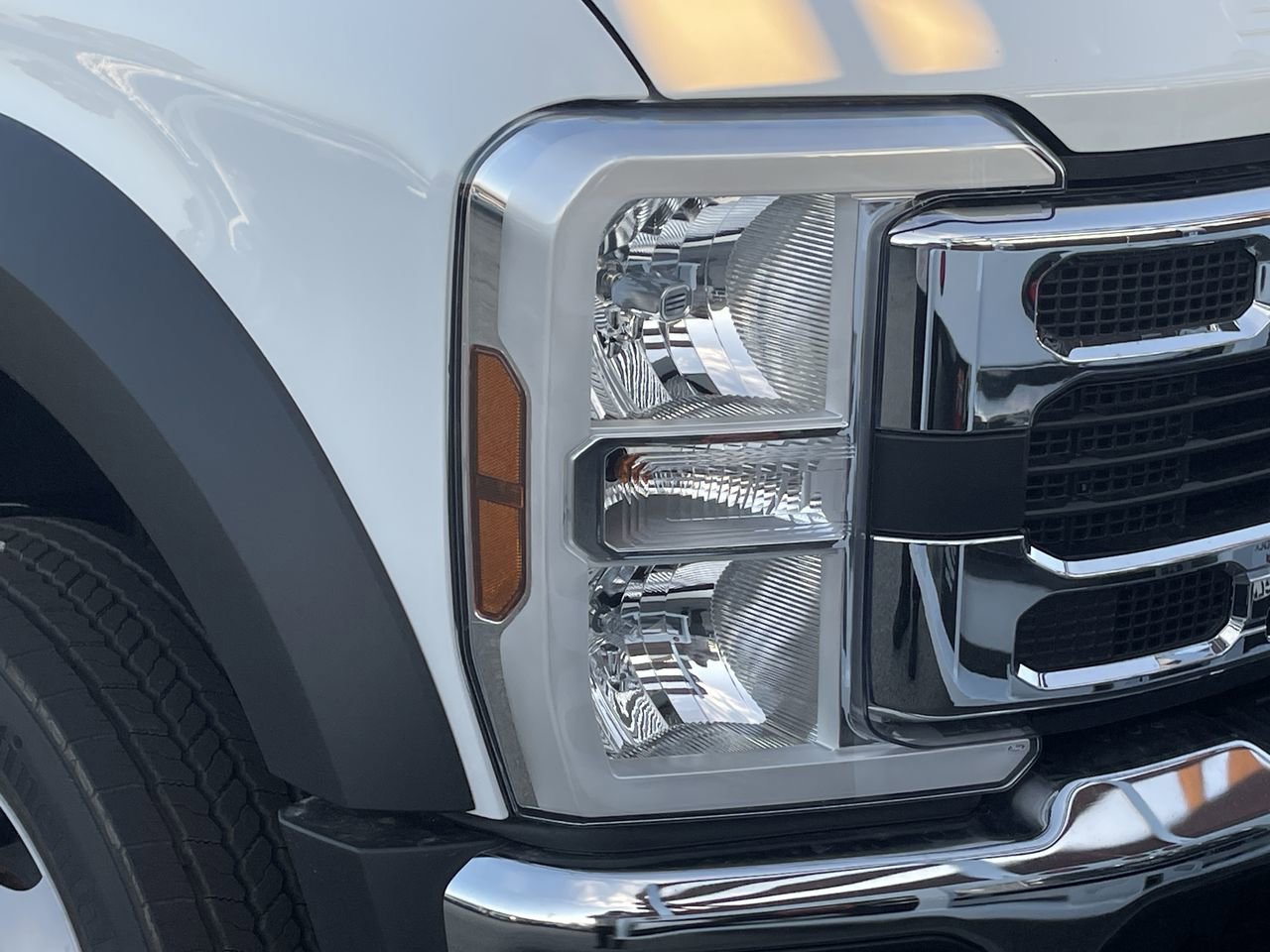 New 2026 Oxford White Ford XL image 6