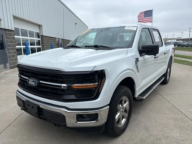 Certified Used 2024 Oxford White Clearcoat Ford XLT image 4