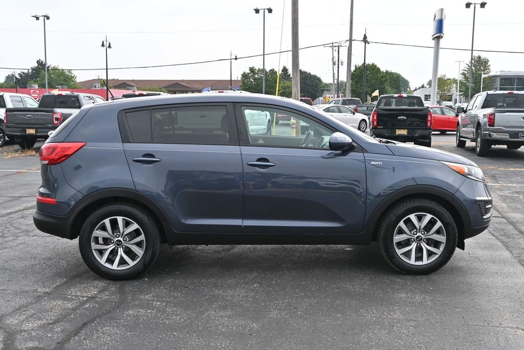 Used 2016 Twilight Blue Kia LX image 8