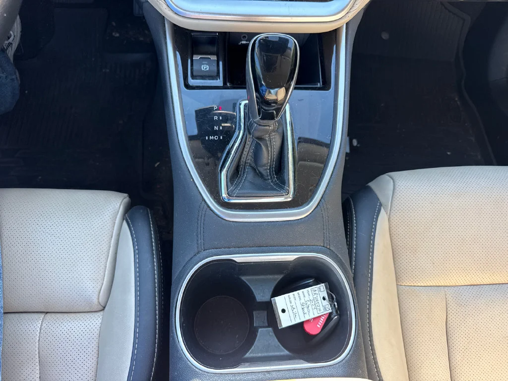 Used 2024 Crystal White Pearl Subaru Limited image 23