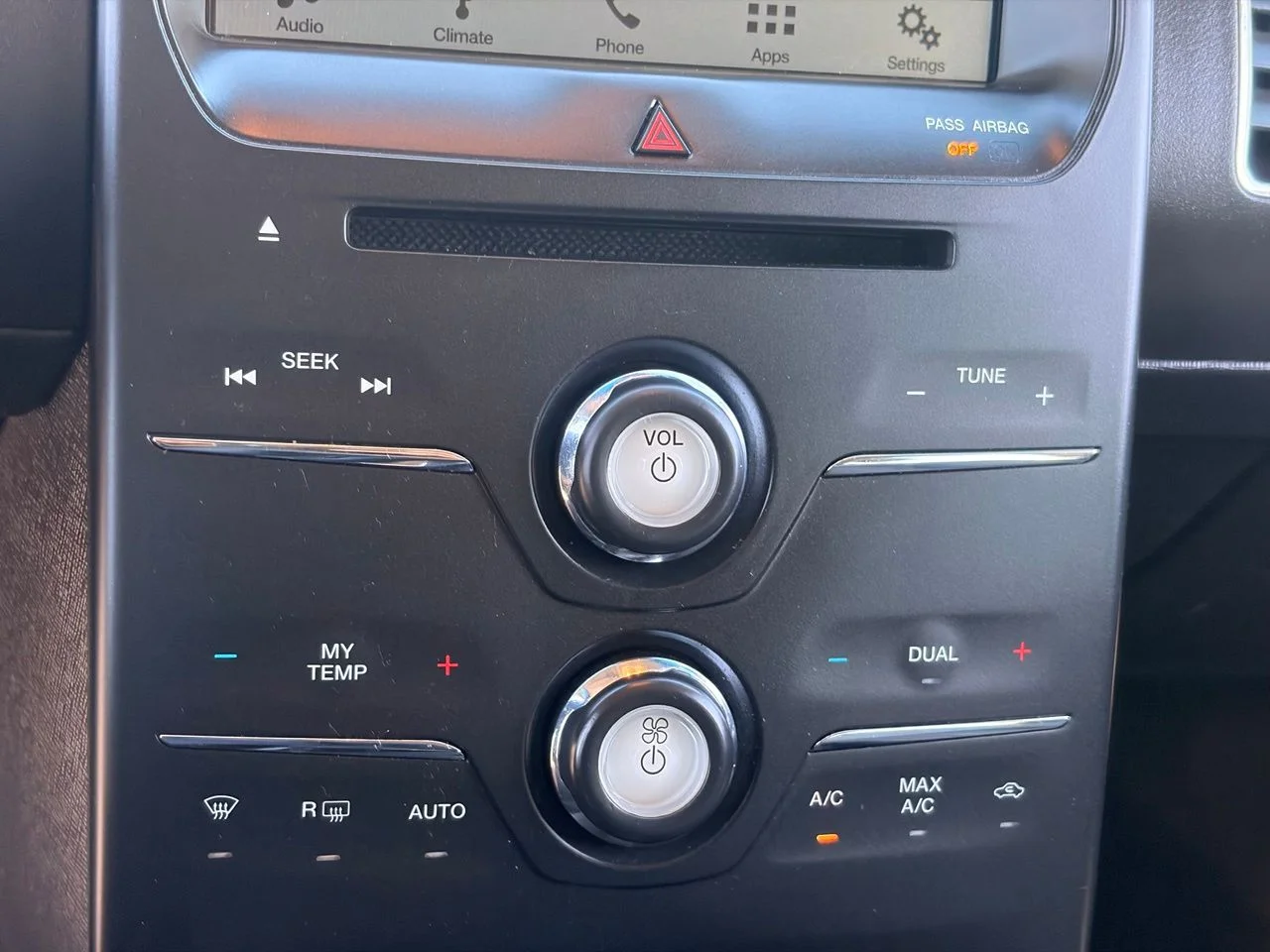Used 2019 Agate Black Ford SEL image 23