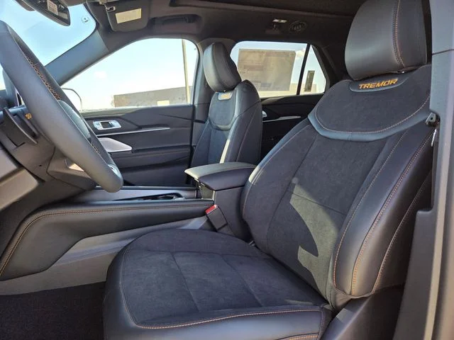 New 2026 Star White Metallic Tri-Coat Ford Tremor® image 14