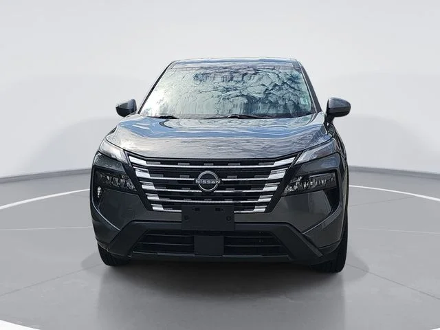 Used 2024 Gray Nissan SV image 8