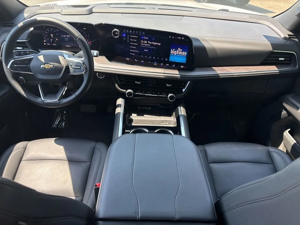 Used 2025 Summit White Chevrolet LT image 15