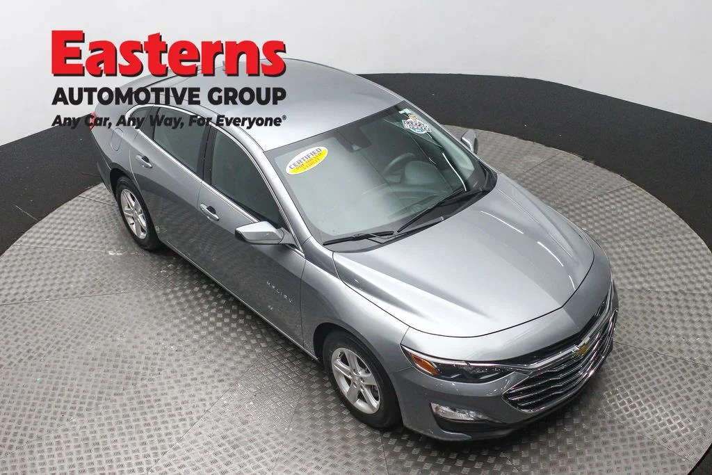 Used 2024 Gray Chevrolet LT image 3