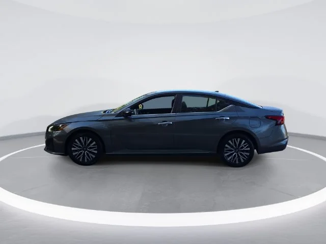 Used 2025 Gray Nissan 2.5 SV image 5