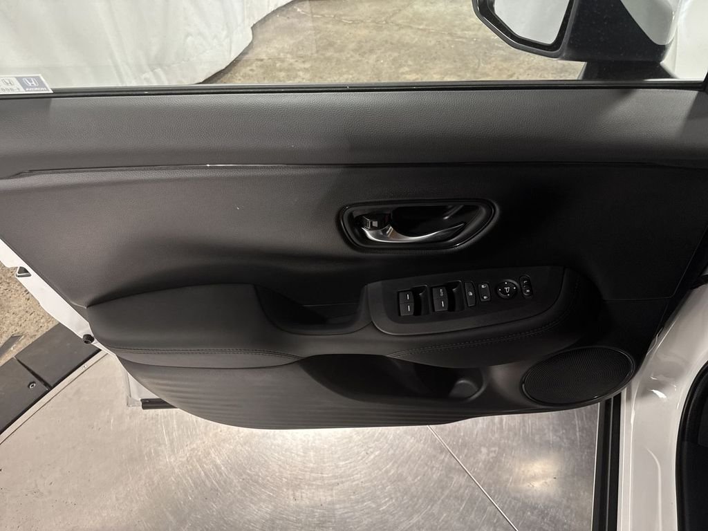 2026 Honda HR-V LX - Photo 18