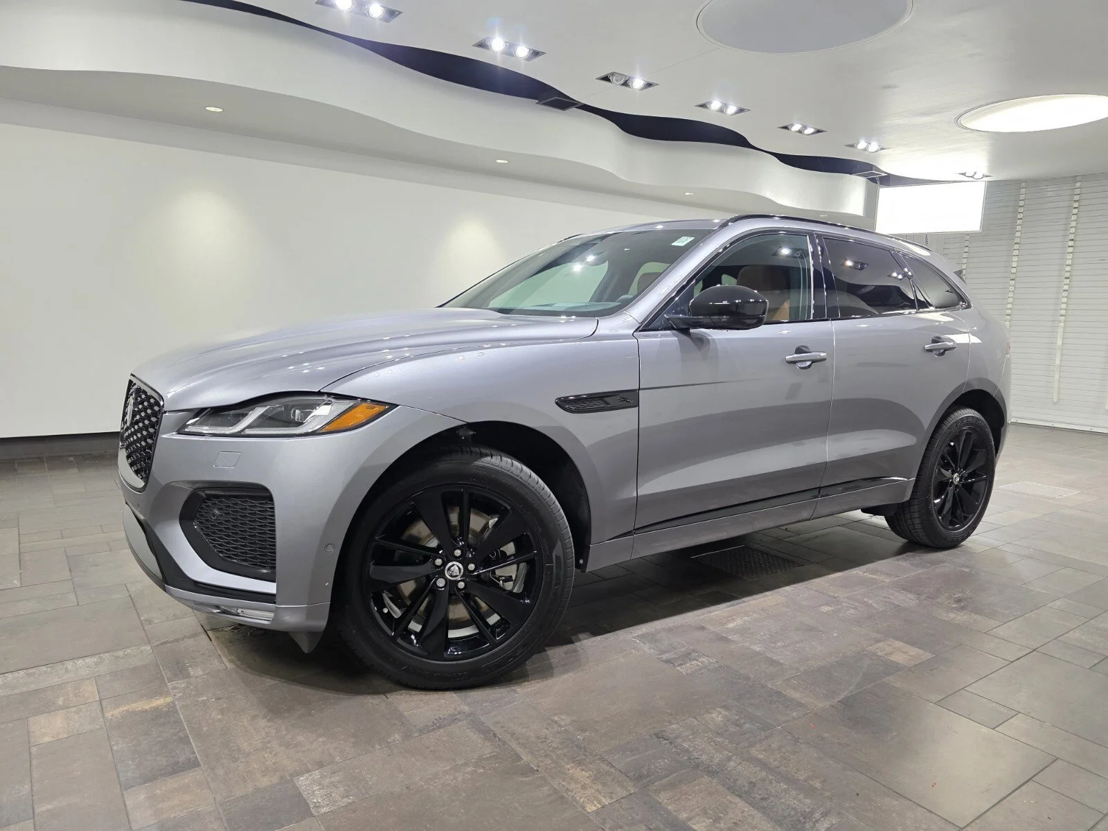 2026 Jaguar F-PACE P250 R-Dynamic S's photo