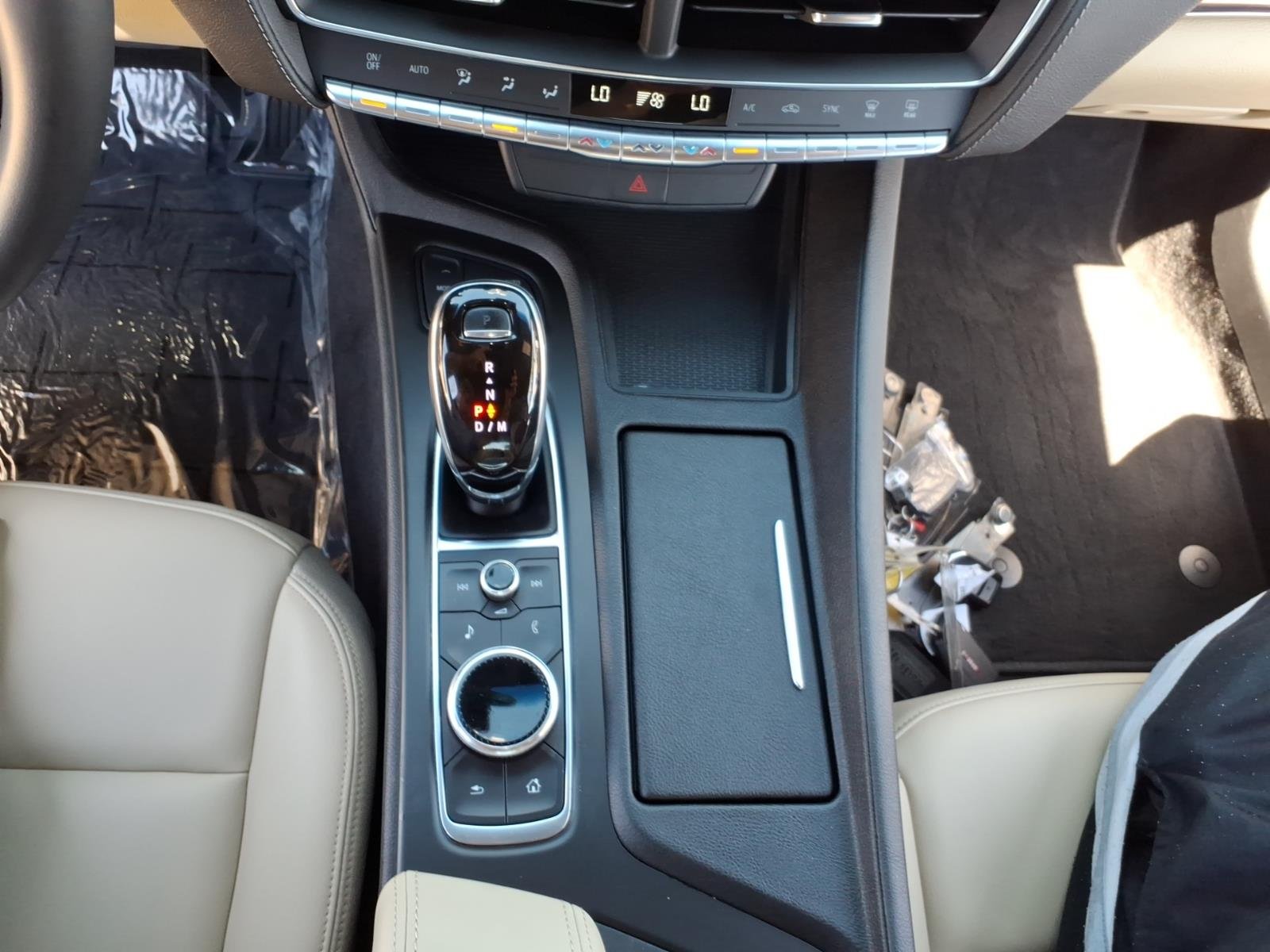 Used 2020 GRAY Cadillac Luxury image 13