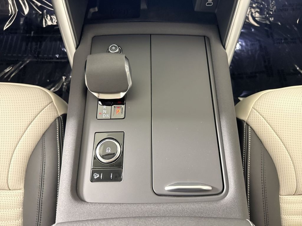 Certified Used 2025 Brown Land Rover Dynamic SE image 18