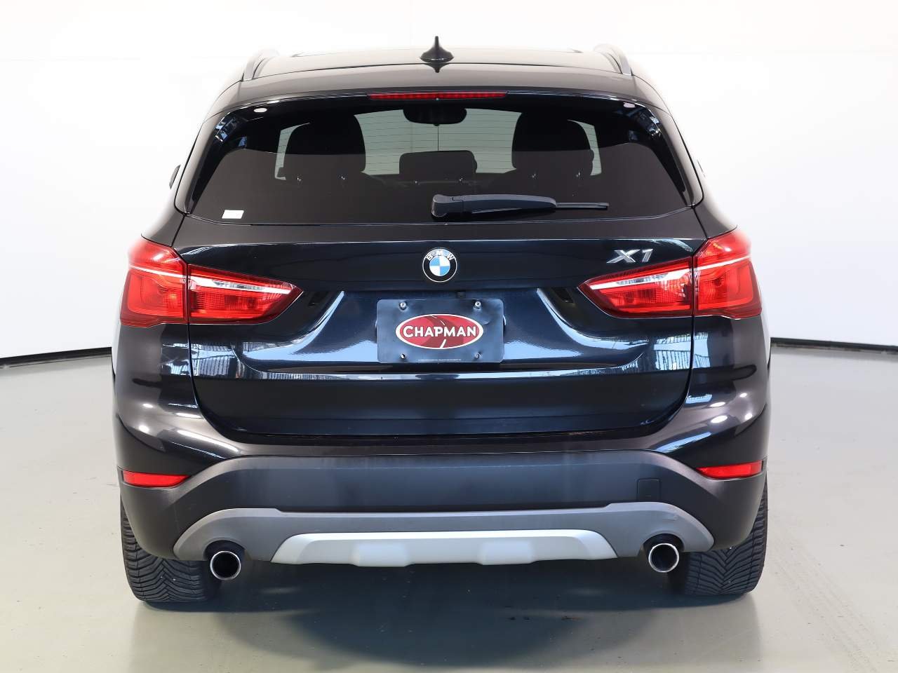 Used 2017 Jet Black BMW xDrive28i image 3