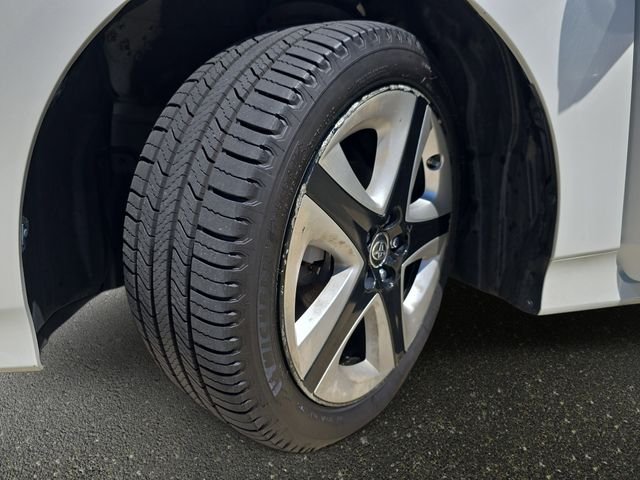 Used 2016 White Toyota Three Touring image 34