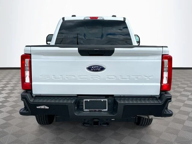 New 2026 Oxford White Ford XL image 5