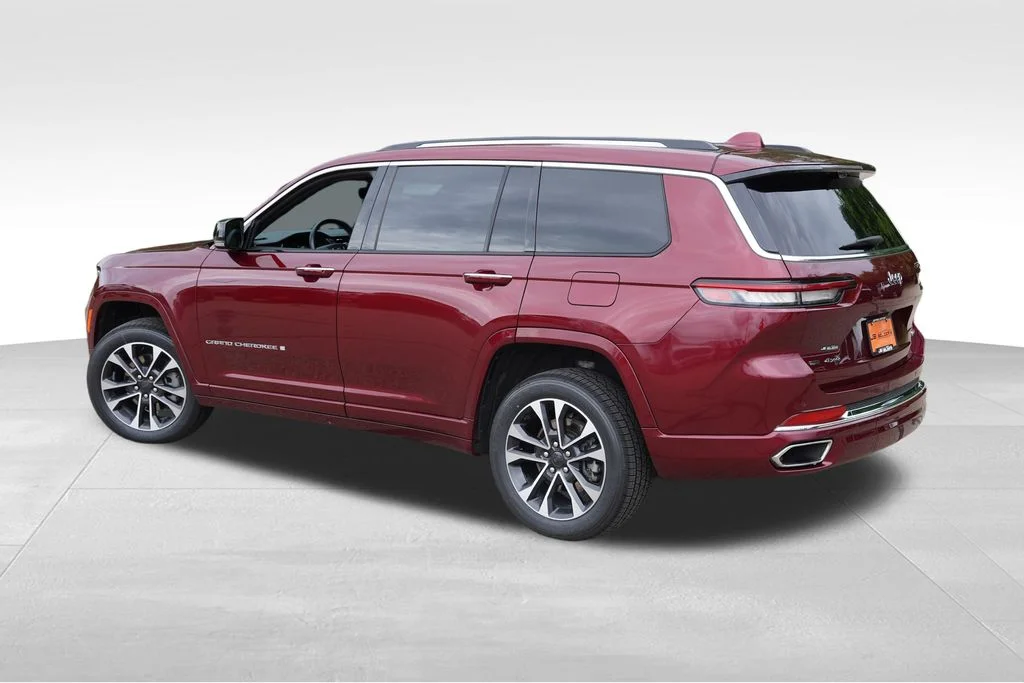Certified Used 2021 Velvet Red Pearlcoat Jeep Overland image 8