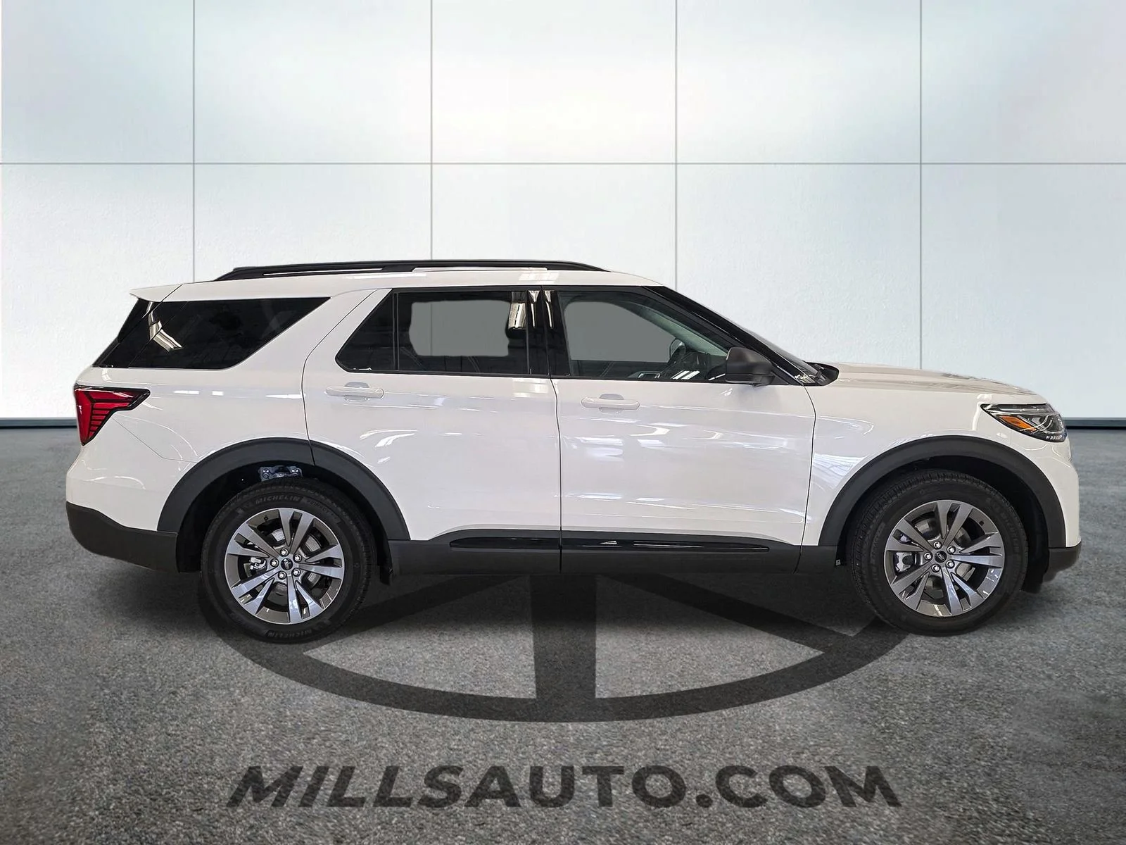 New 2026 Star White Metallic Tri-Coat Ford Active image 9