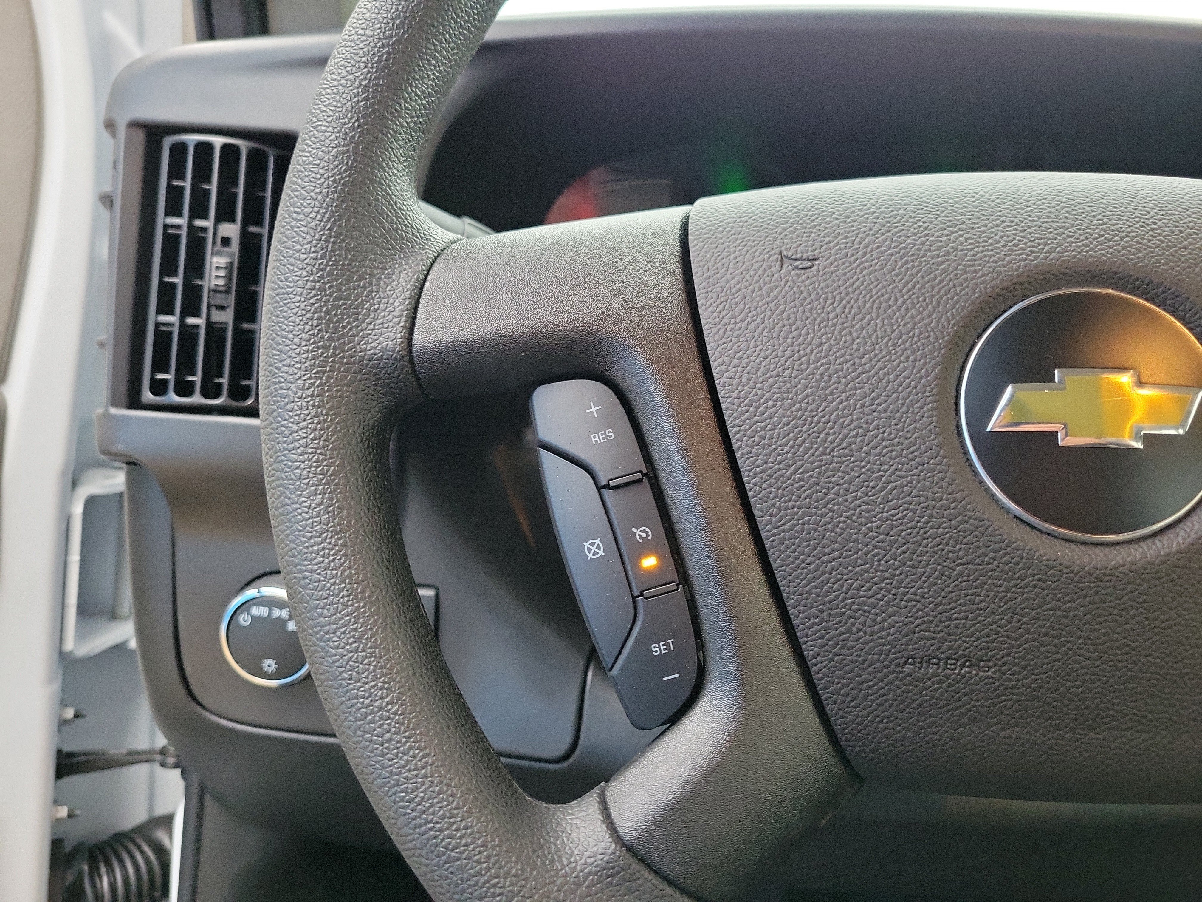 2025 Chevrolet Express Cargo Work Van - Photo 22
