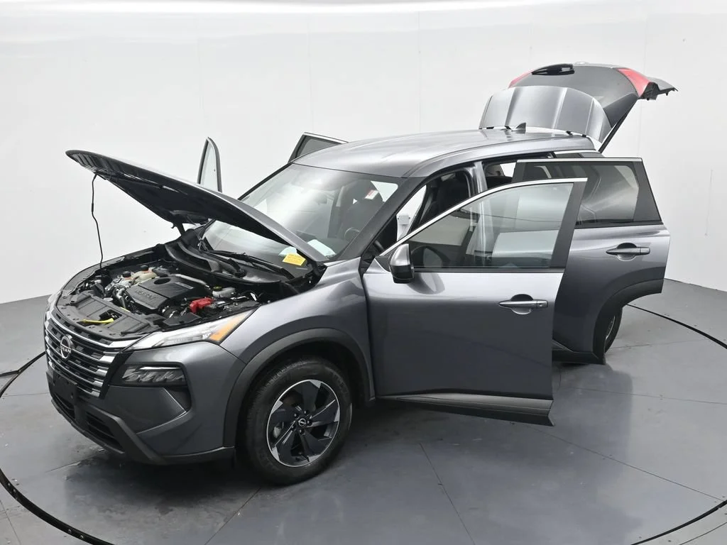 Used 2025 Gray Nissan SV image 39