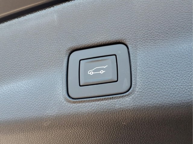 New 2026 Mosaic Black Metallic Chevrolet RS image 21