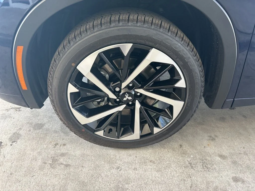 2025 Mitsubishi Outlander Plug-in Hybrid SEL - Photo 14