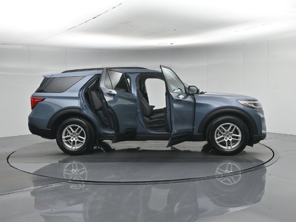 New 2026 Vapor Blue Metallic Ford Active image 36