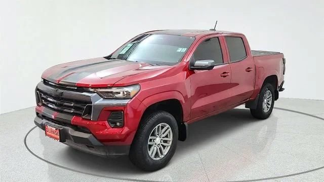 Used 2025 Red Chevrolet LT image 4