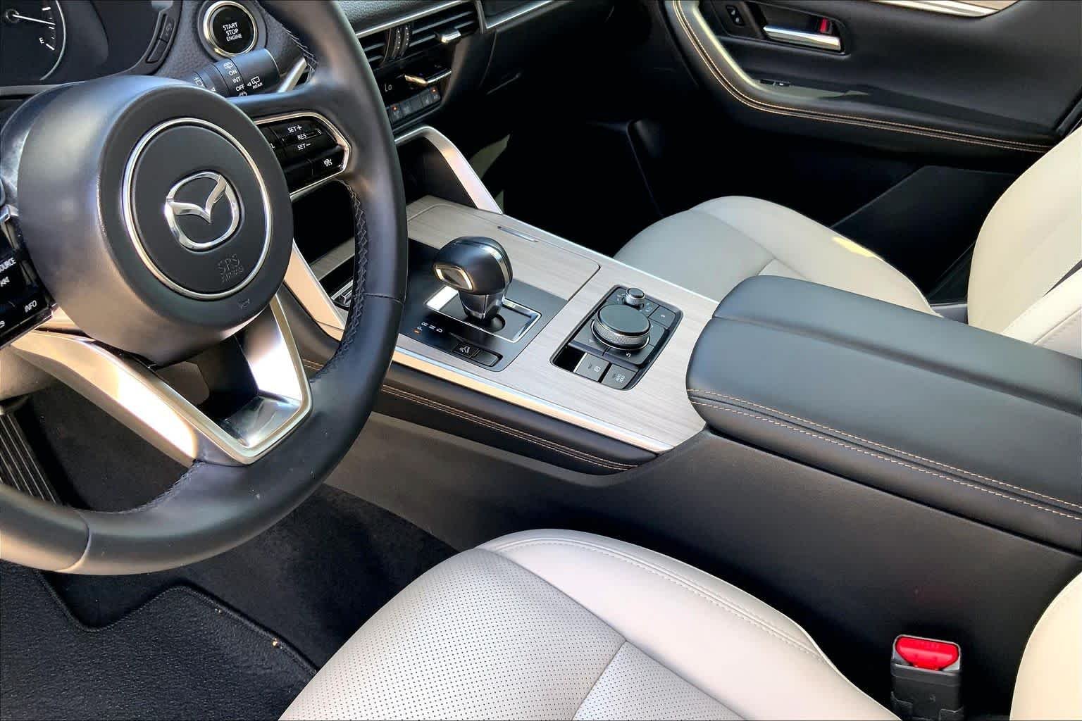 2025 Mazda CX-90 Preferred Package - Photo 17