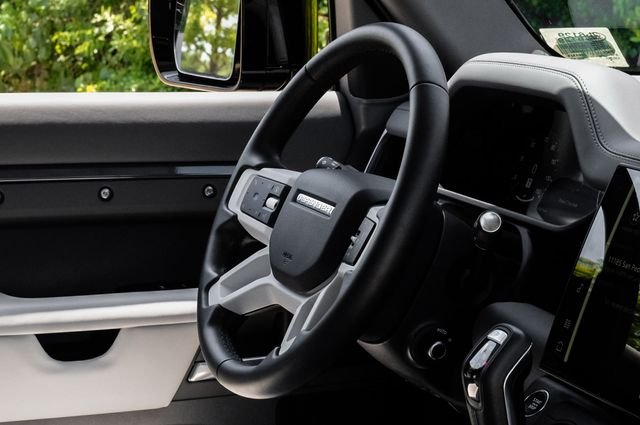 Used 2026 Blue Land Rover S image 19