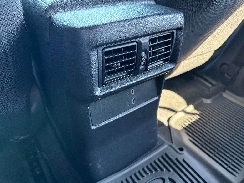 Used 2025  Toyota SR5 image 19