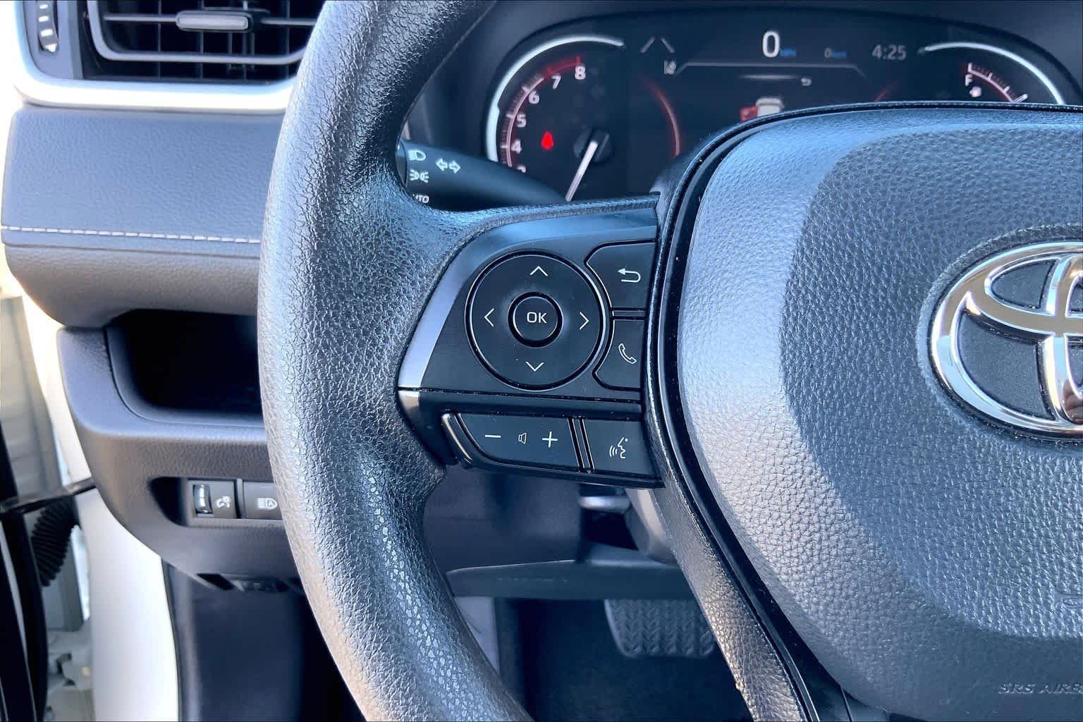 Used 2025 Ice Cap Toyota XLE image 23