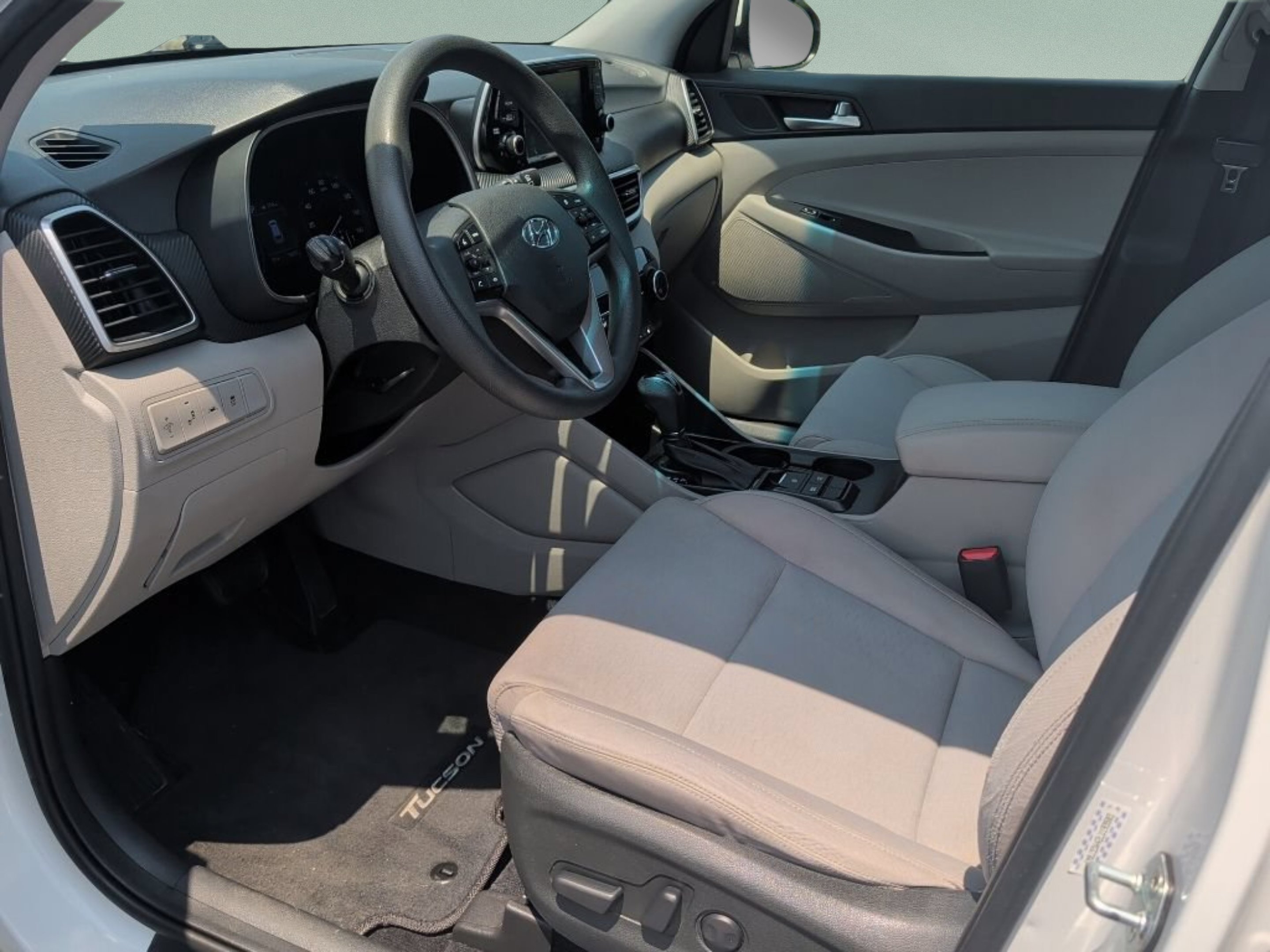 Used 2020 Winter White Hyundai Value image 30