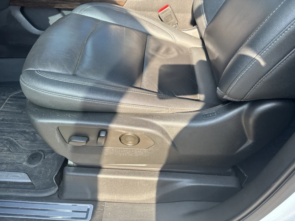 Used 2022 Summit White GMC Elevation image 7