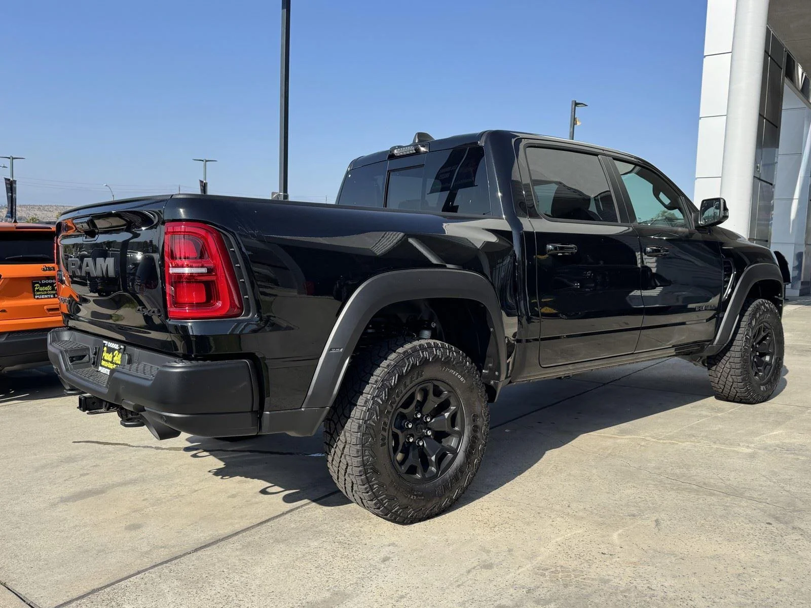 New 2026 Diamond Black Crystal Pearl-Coat Exterior Paint RAM RHO image 6