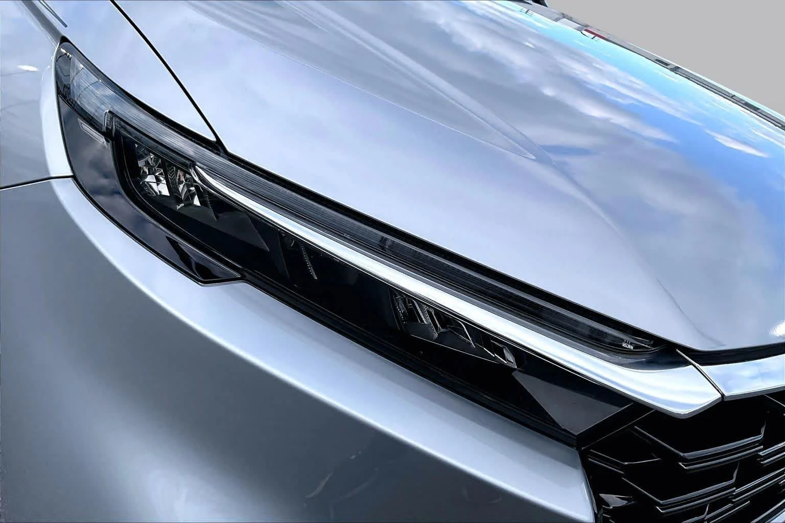 Used 2023 Lunar Silver Metallic Honda EX-L image 28
