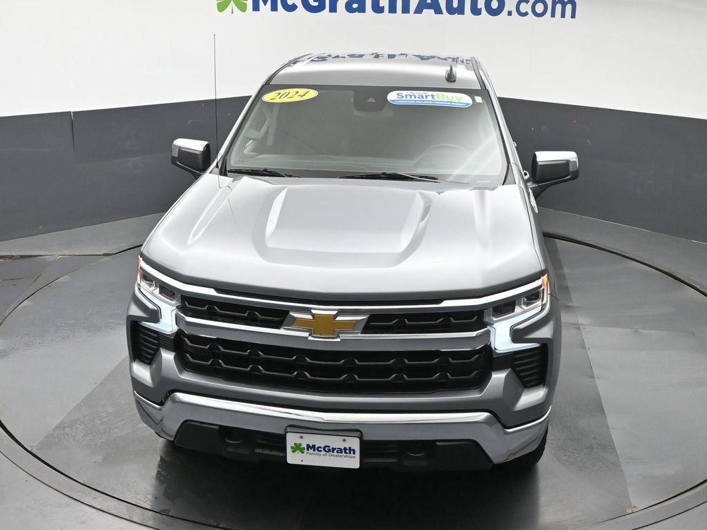 Used 2024 Gray Chevrolet LT image 27