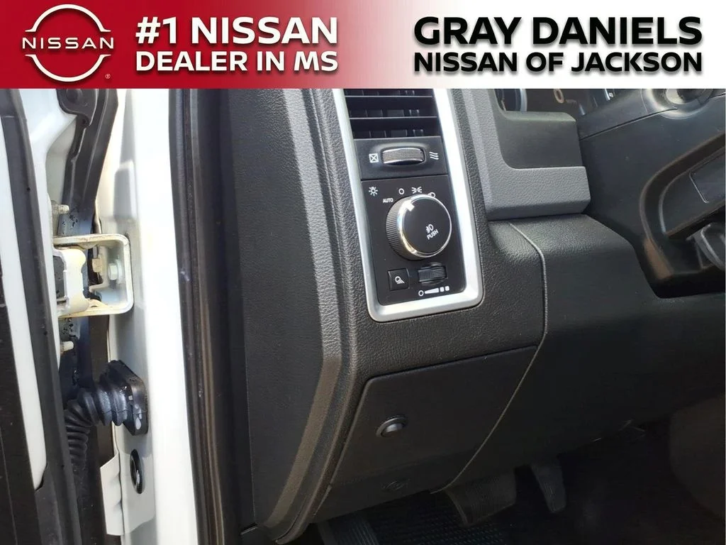 Used 2015 White Ram Big Horn image 12