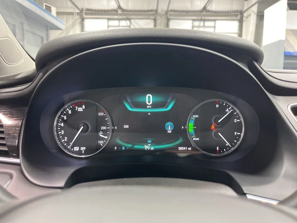 Used 2019 Pepperdust Metallic Buick Essence image 18
