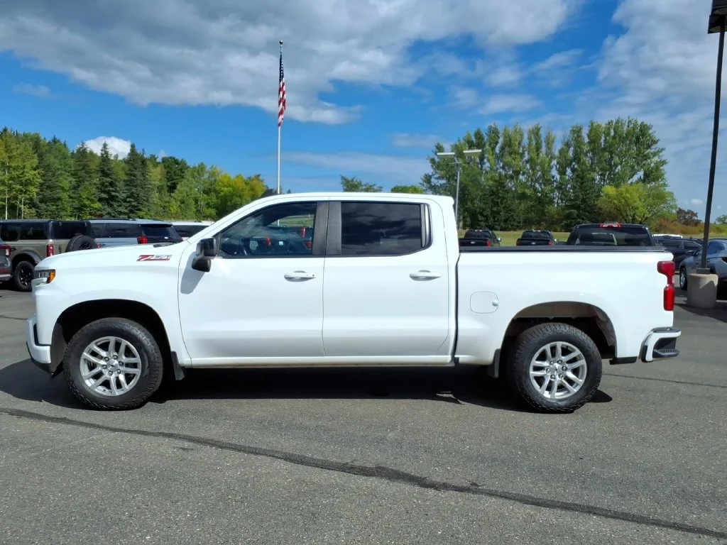 Used 2021 White Chevrolet RST image 4