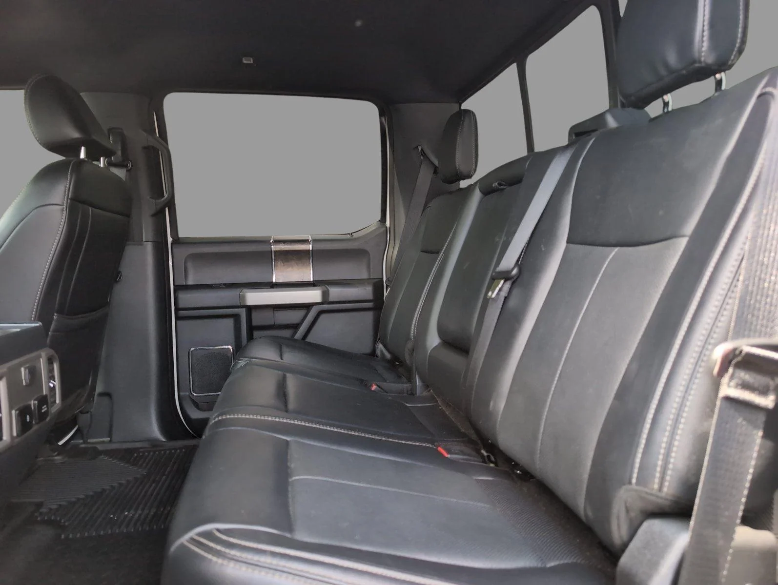 Used 2022 Star White Metallic Tri-Coat Ford Lariat image 35