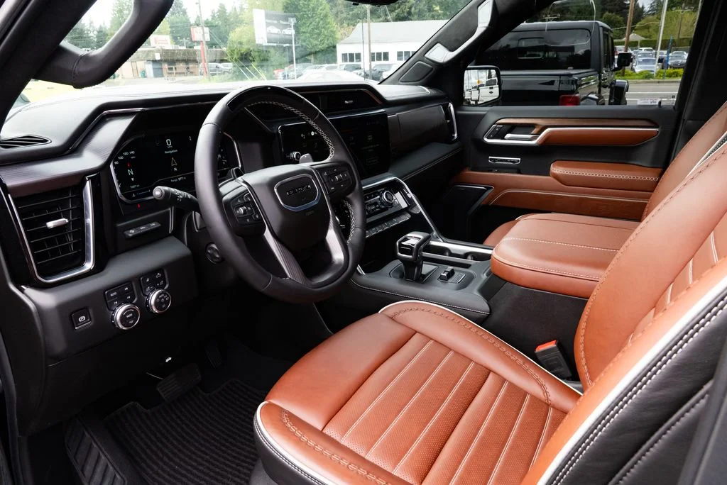 Used 2025 Black GMC Denali Ultimate image 20