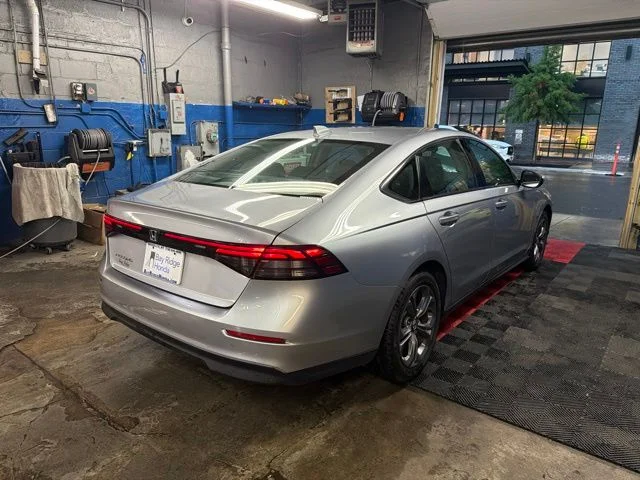 Used 2023 Silver Honda EX image 4